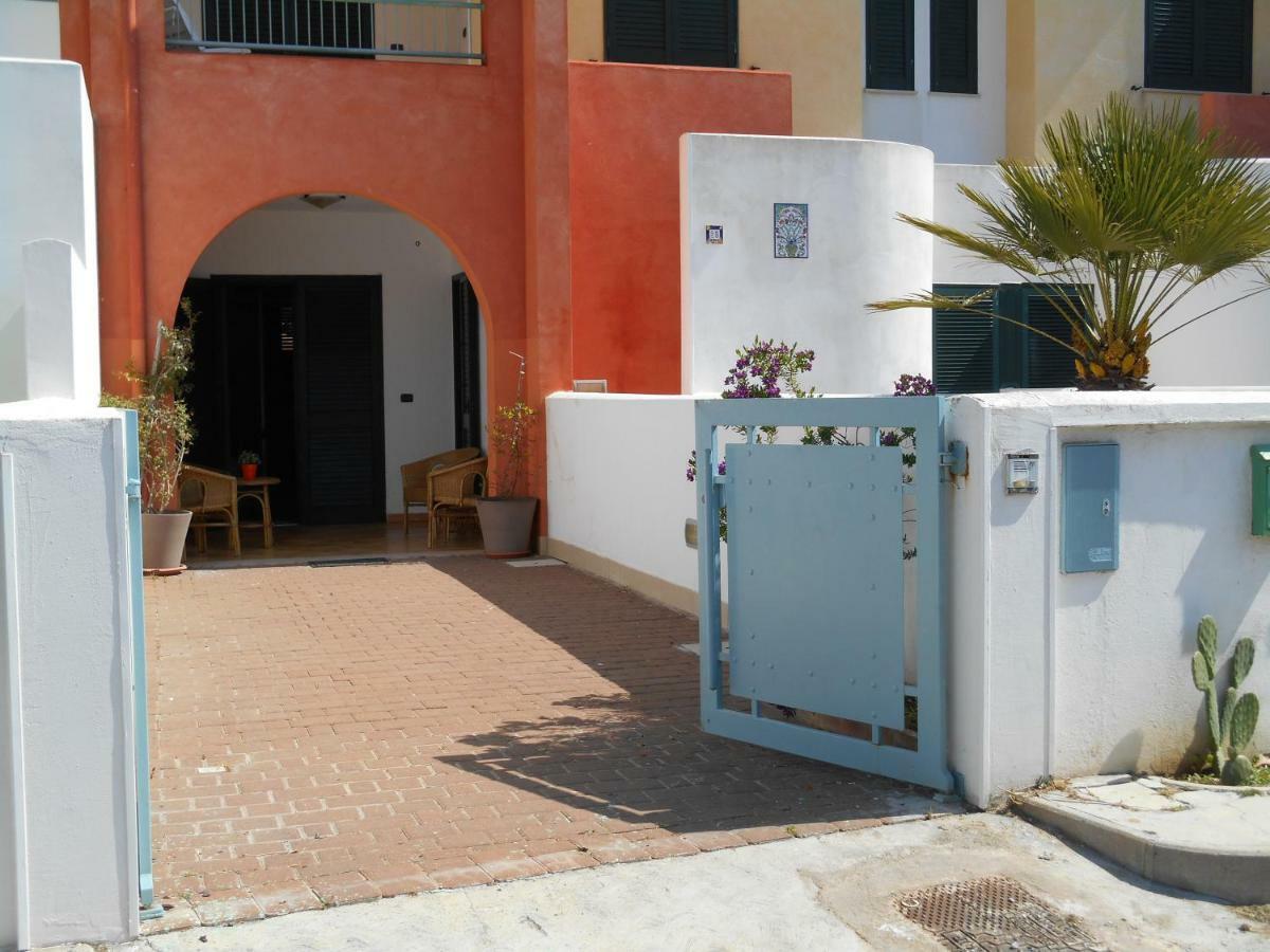 Villetta Red Con Spazio Esterno A 50 Metri Dalla Spiaggia Gallipoli Luaran gambar